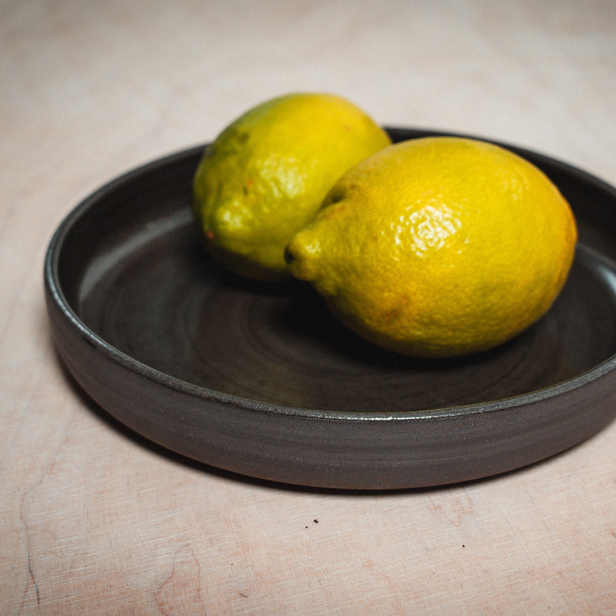 Teller klein SARA Grau/Schwarz