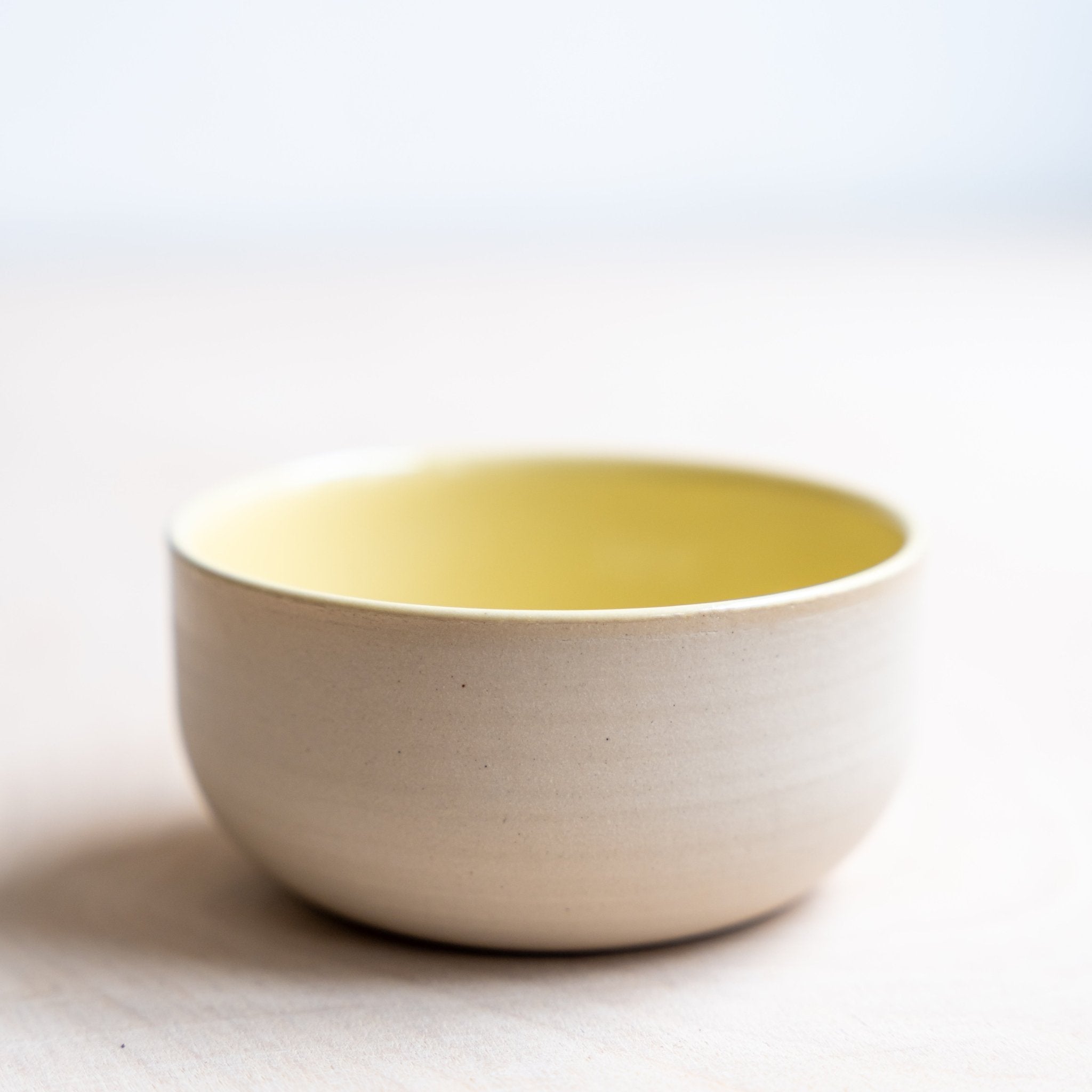 KUMO Cappuccino gelb | handgemachte Tasse - Mura Mura Ceramics