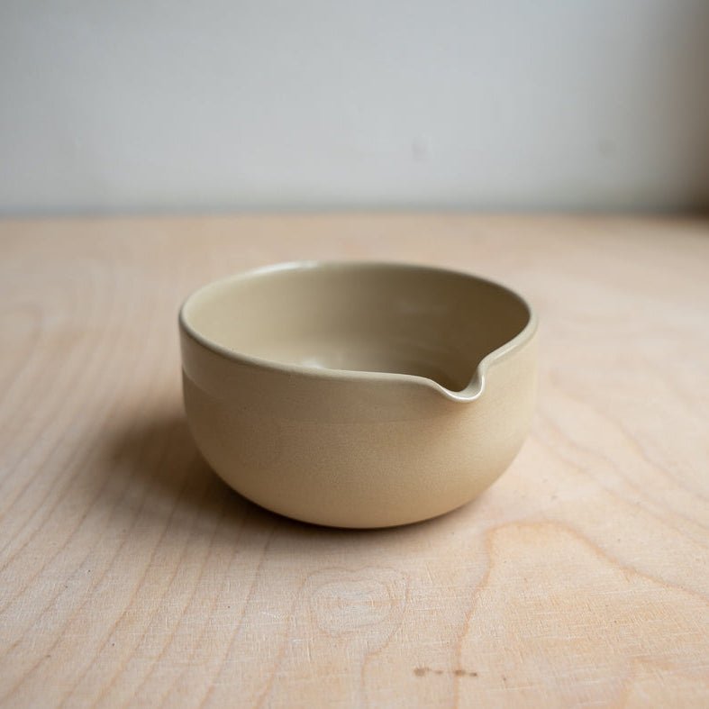 Matcha Chawan beige | handgemachte Matcha Schale - Mura Mura Ceramics