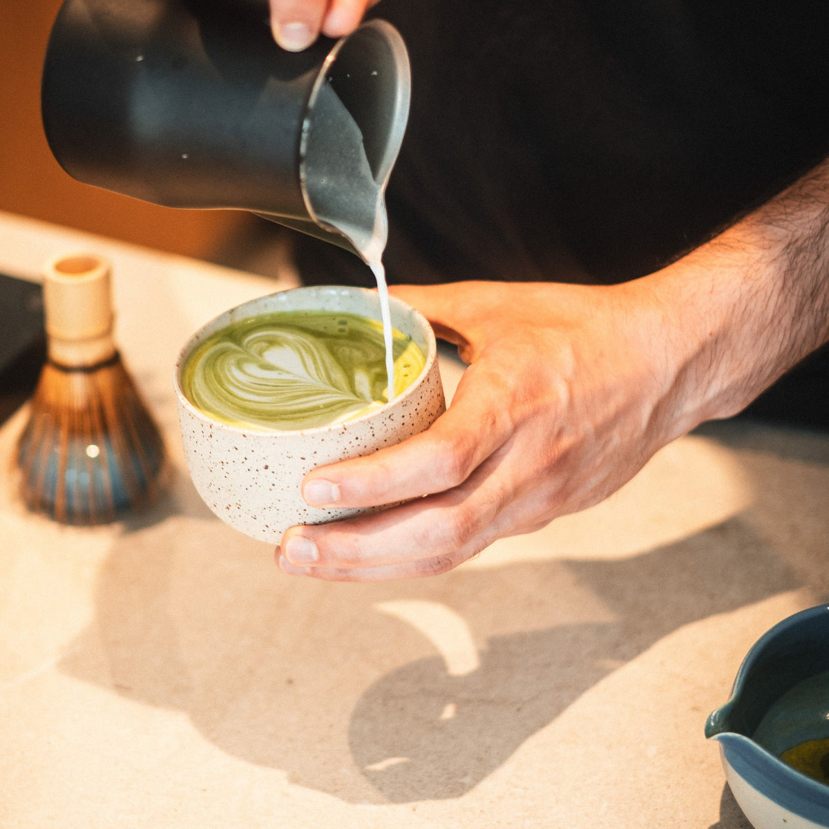 OCHA Teetasse mit Spots - Mura Mura Ceramics