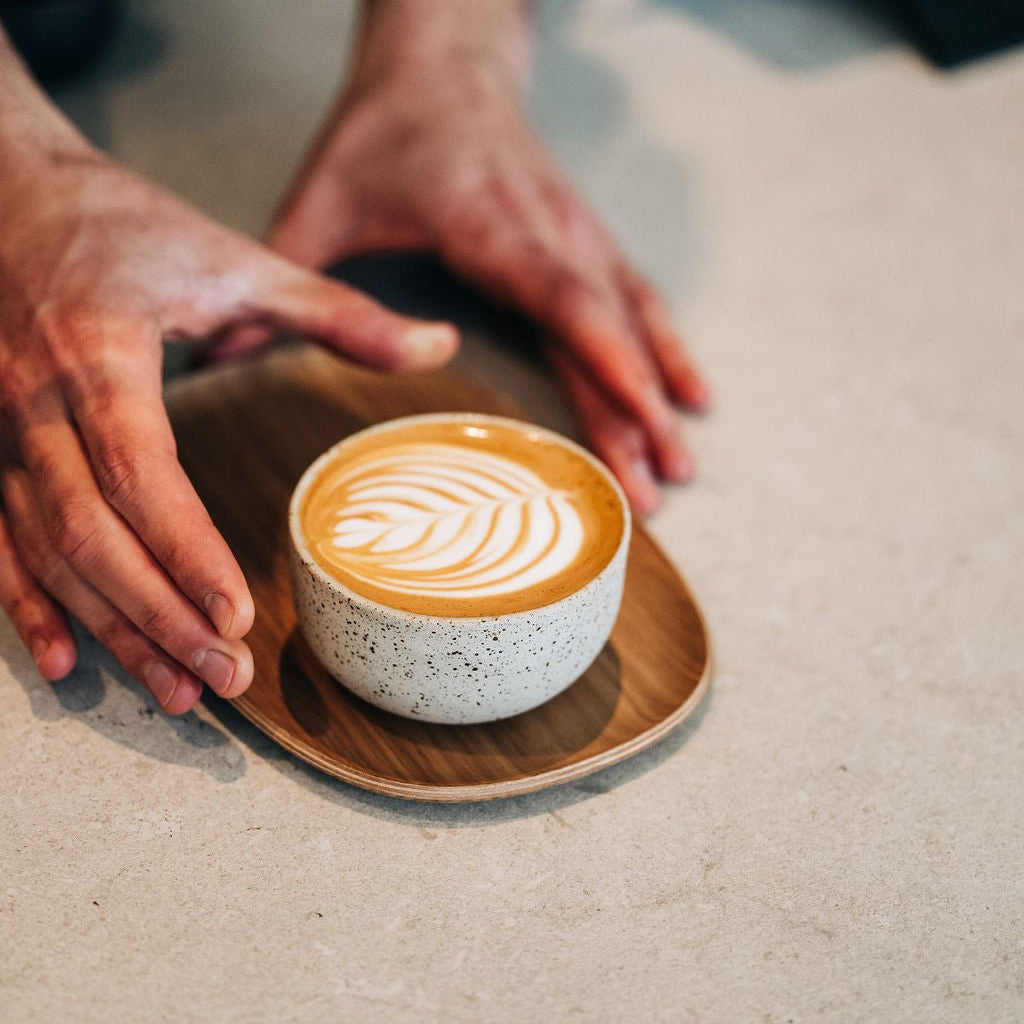 KUMO Cappuccino gelb | handgemachte Tasse - Mura Mura Ceramics