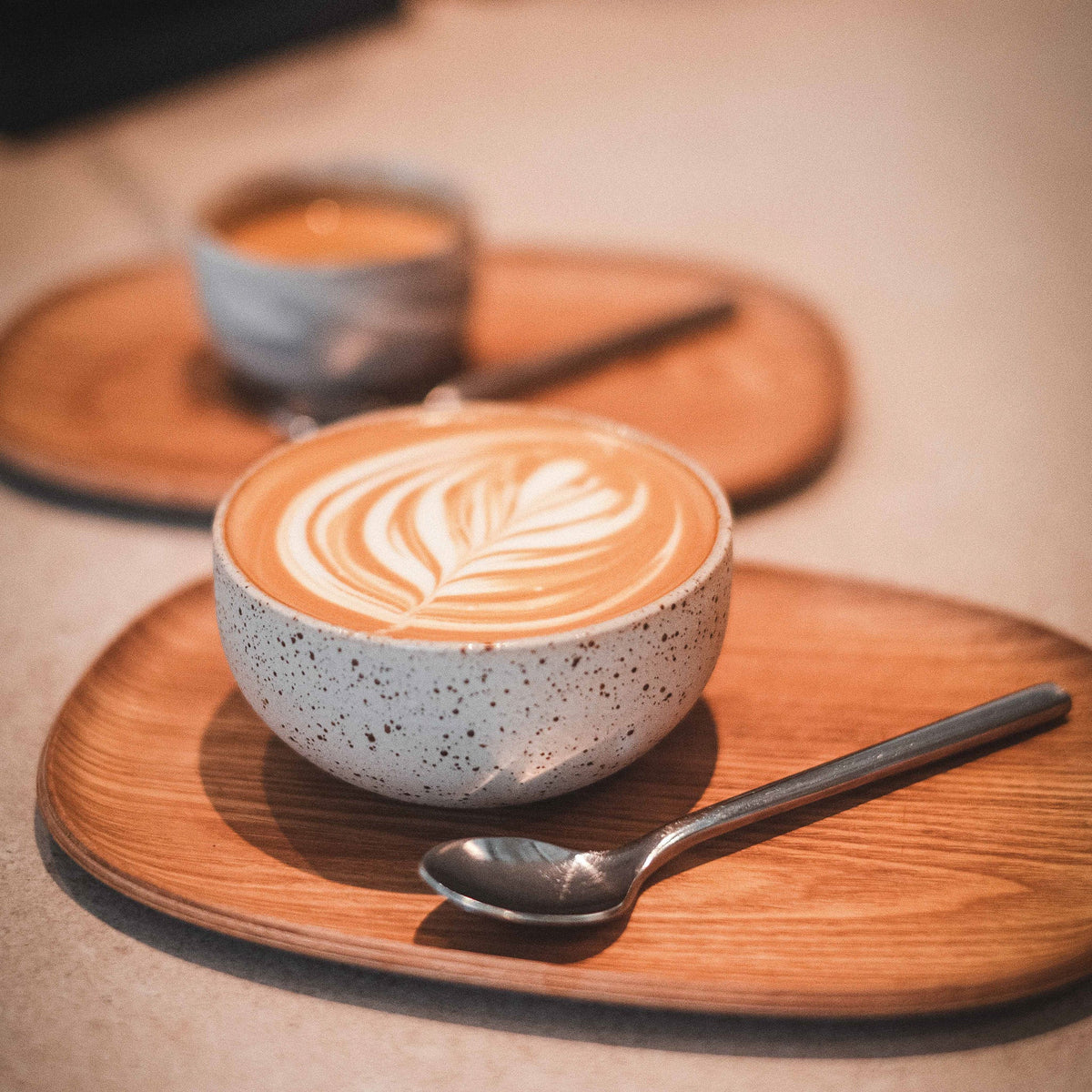 KUMO Cappuccino Tasse mit Spots - Mura Mura Ceramics