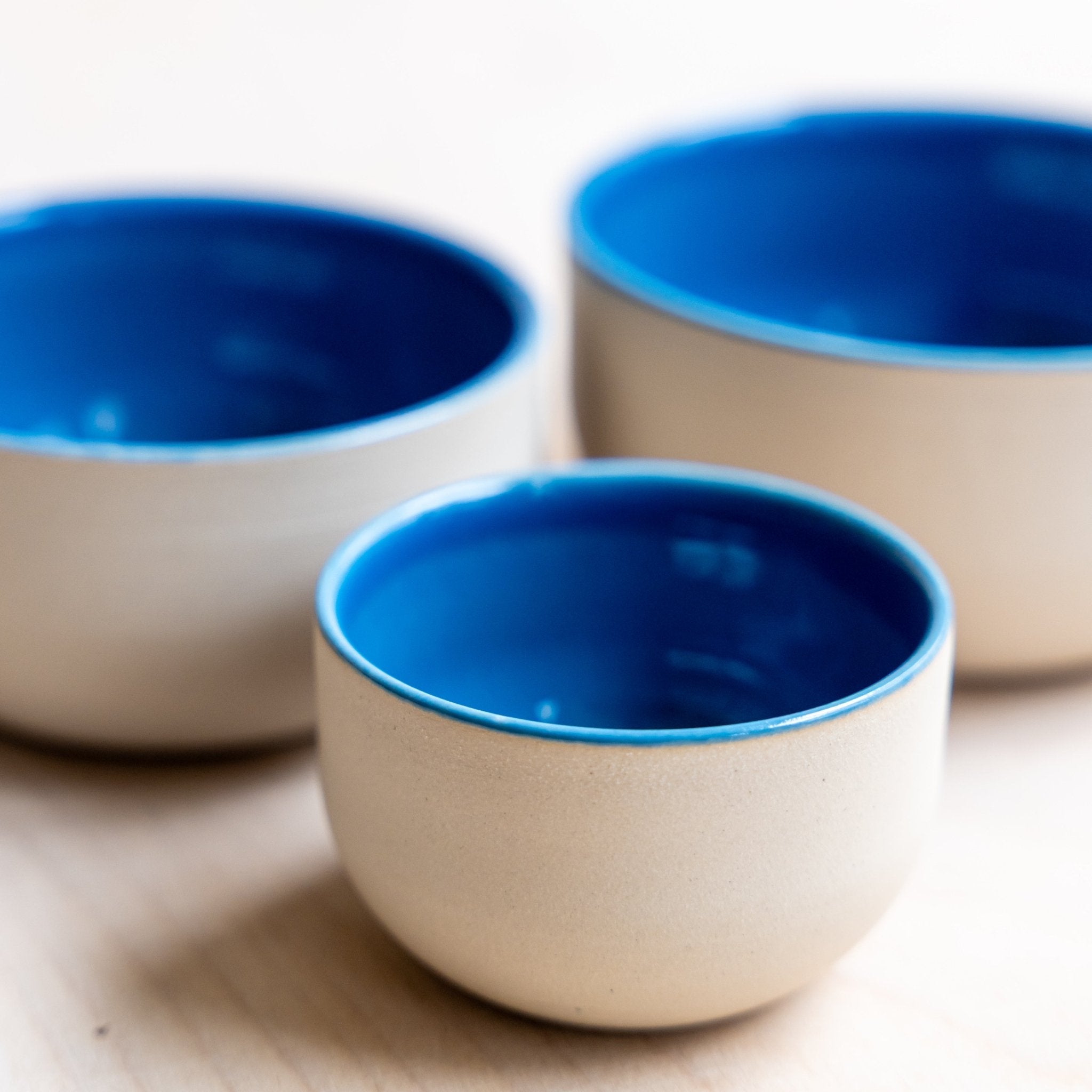 KUMO Flat White blau | handgemachte Keramiktasse - Mura Mura Ceramics