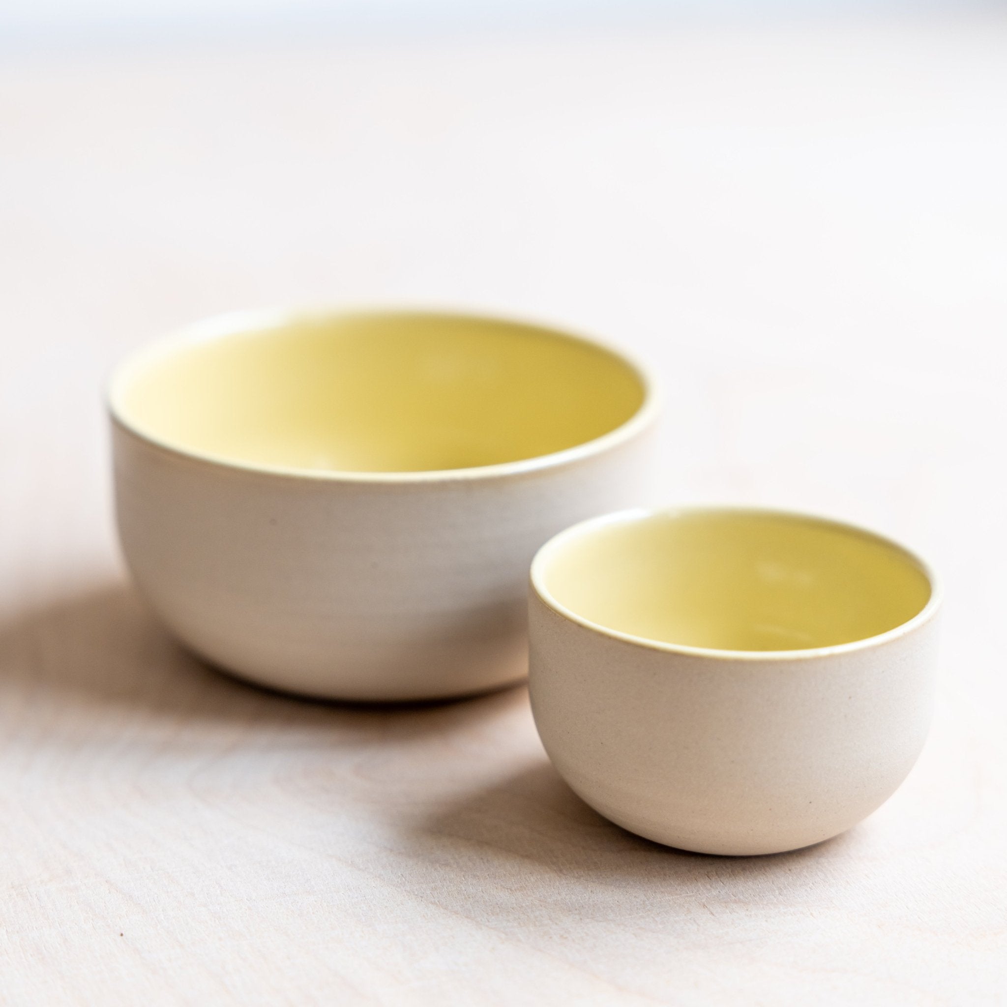 KUMO Flat White gelb | handgemachte Keramiktasse - Mura Mura Ceramics