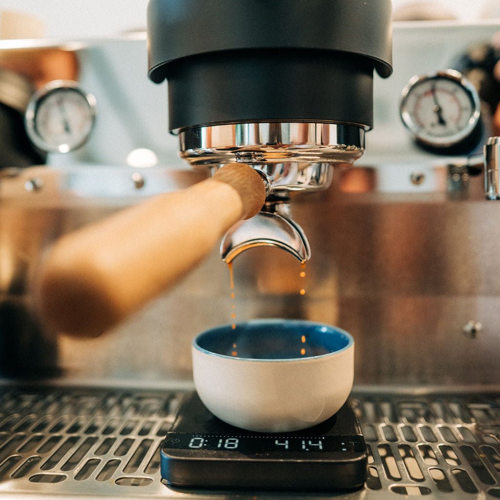 KUMO Flat White Tasse blau - Mura Mura Ceramics